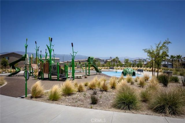 2467 Gunner Ridge Way, Rialto, CA 92377