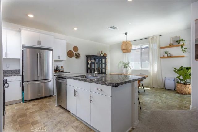 2467 Gunner Ridge Way, Rialto, CA 92377