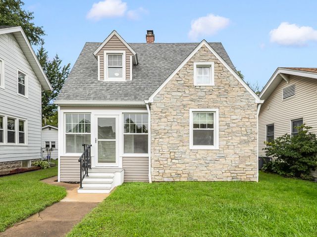 2421 14th Avenue, Moline, IL 61265