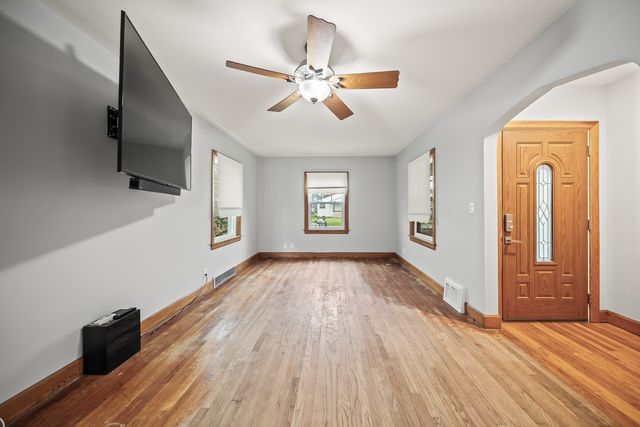 2421 14th Avenue, Moline, IL 61265