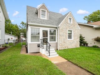 2421 14th Avenue, Moline, IL 61265