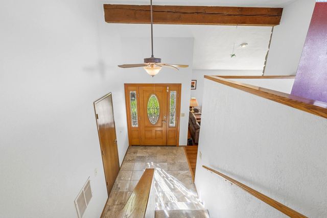 322 E 36th Place, Kennewick, WA 99337