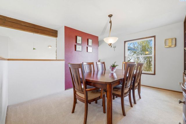 322 E 36th Place, Kennewick, WA 99337