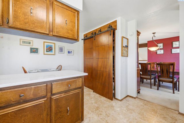 322 E 36th Place, Kennewick, WA 99337