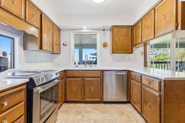 322 E 36th Place, Kennewick, WA 99337