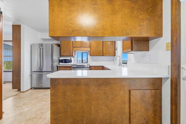 322 E 36th Place, Kennewick, WA 99337