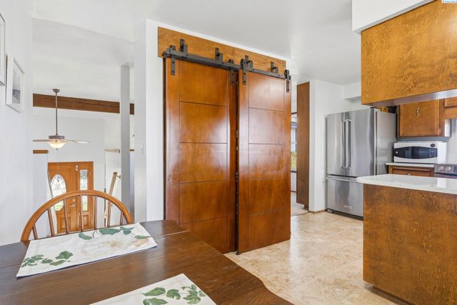 322 E 36th Place, Kennewick, WA 99337