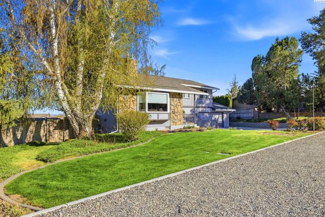 322 E 36th Place, Kennewick, WA 99337