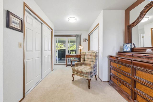 322 E 36th Place, Kennewick, WA 99337