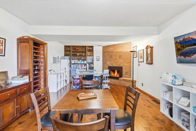 322 E 36th Place, Kennewick, WA 99337