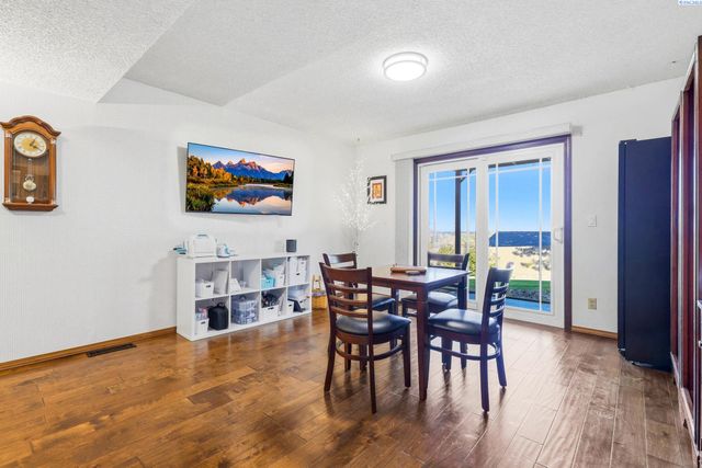 322 E 36th Place, Kennewick, WA 99337