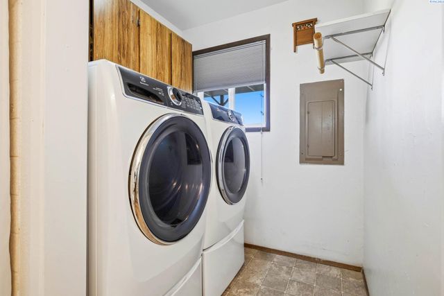 322 E 36th Place, Kennewick, WA 99337