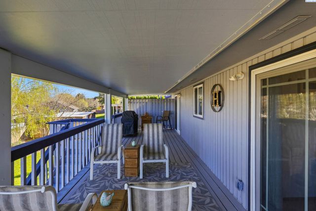 322 E 36th Place, Kennewick, WA 99337