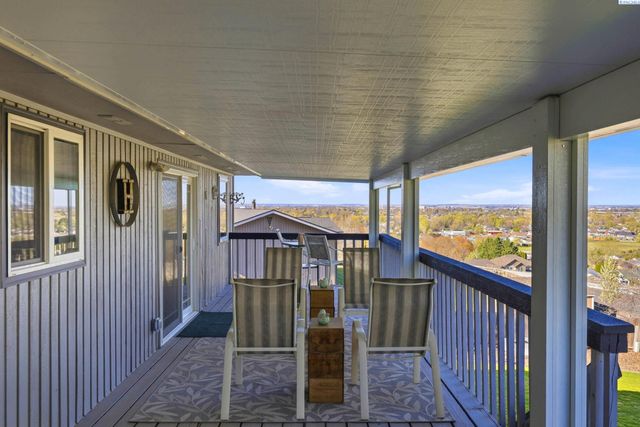 322 E 36th Place, Kennewick, WA 99337