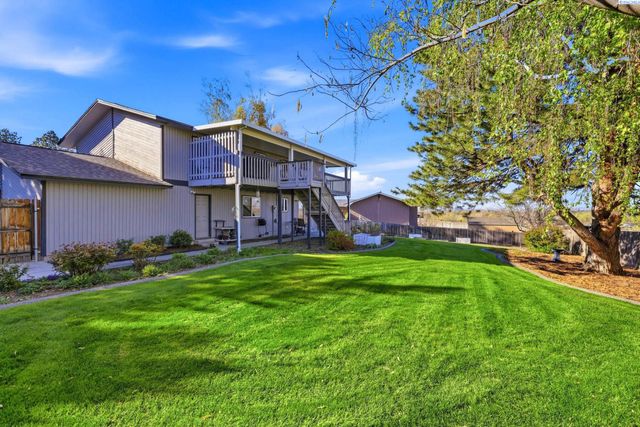 322 E 36th Place, Kennewick, WA 99337