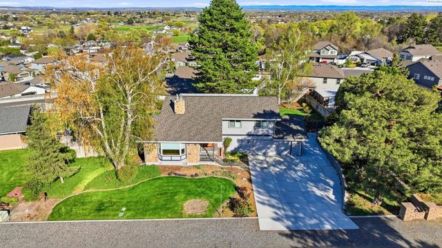 322 E 36th Place, Kennewick, WA 99337
