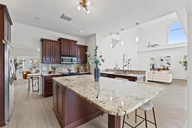 11503 WHISPERING HOLLOW DRIVE, Tampa, FL 33635