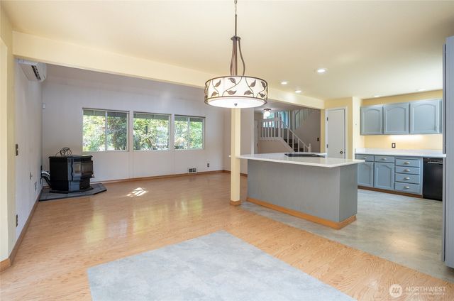 5724 NE Puget Beach Road NE, Olympia, WA 98516