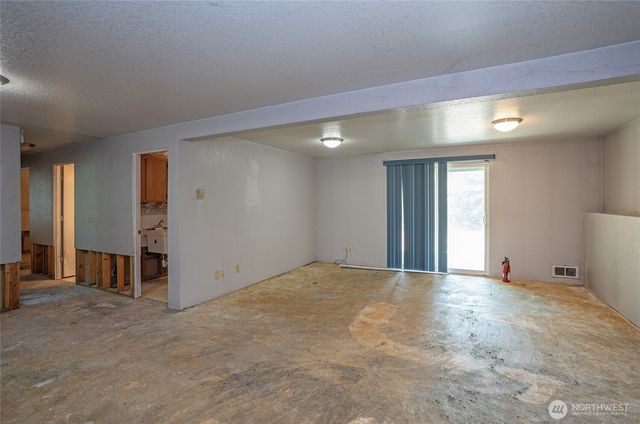 5724 NE Puget Beach Road NE, Olympia, WA 98516