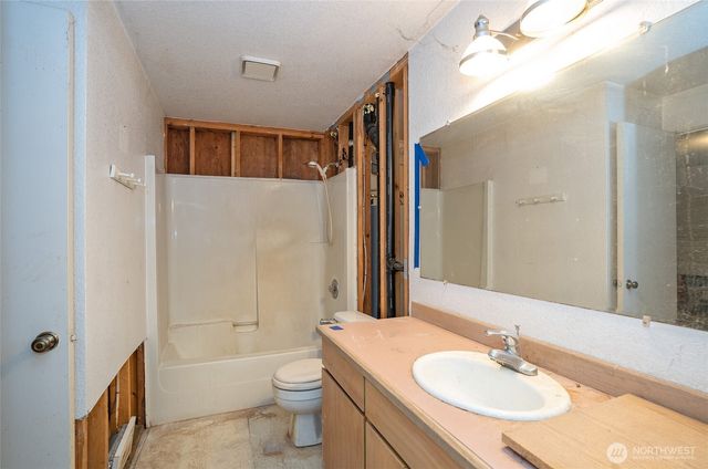 5724 NE Puget Beach Road NE, Olympia, WA 98516