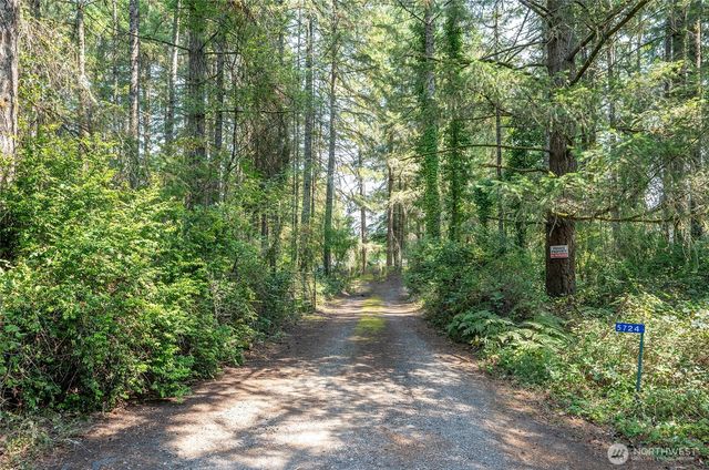 5724 NE Puget Beach Road NE, Olympia, WA 98516