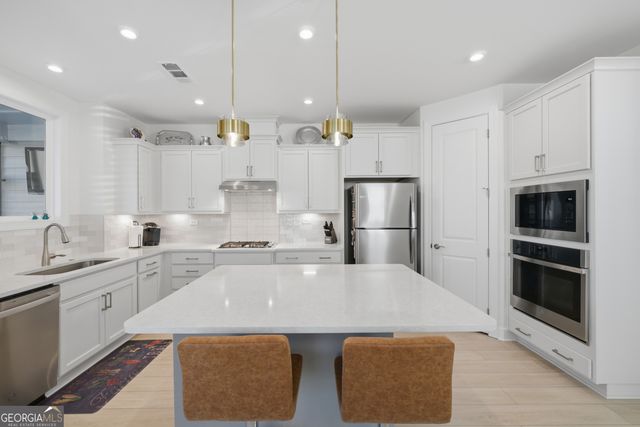 226 Geneva Way, Hoschton, GA 30548