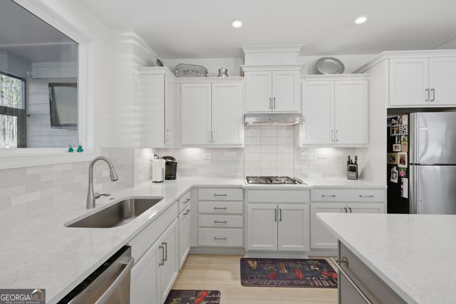 226 Geneva Way, Hoschton, GA 30548