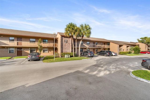 10003 Winding Lake Road 203, Sunrise, FL 33351