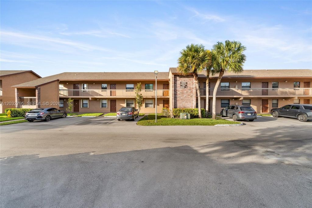 10003 Winding Lake Road 203, Sunrise, FL 33351