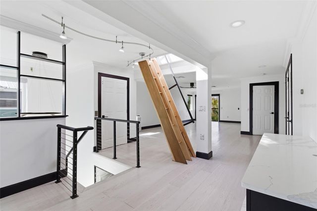 2502 AVENUE B, Bradenton Beach, FL 34217