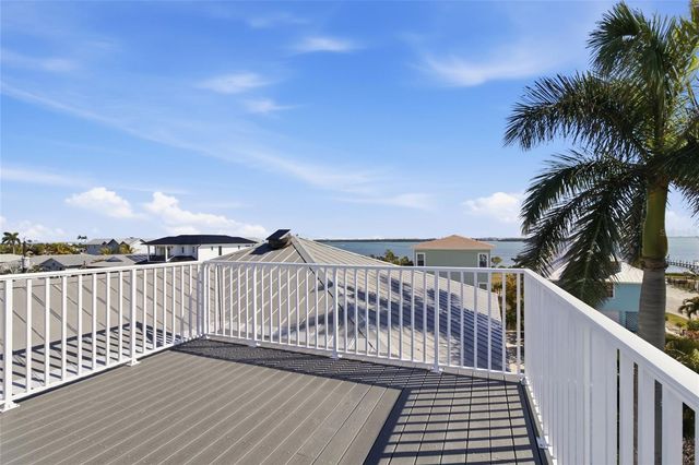 2502 AVENUE B, Bradenton Beach, FL 34217