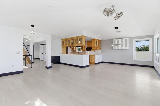 2502 AVENUE B, Bradenton Beach, FL 34217