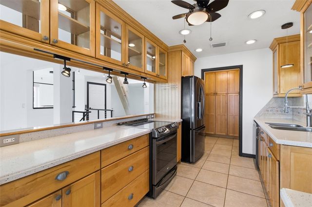 2502 AVENUE B, Bradenton Beach, FL 34217