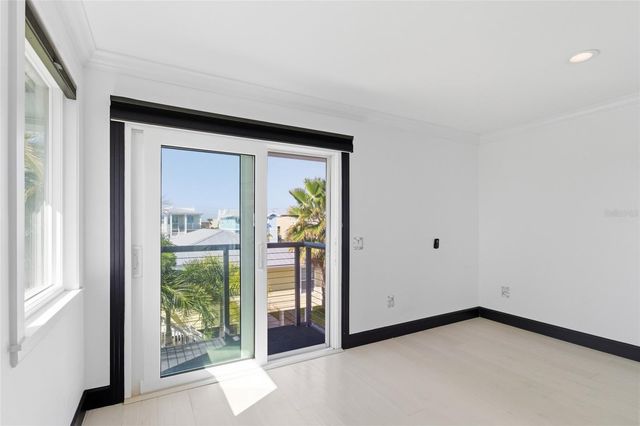 2502 AVENUE B, Bradenton Beach, FL 34217