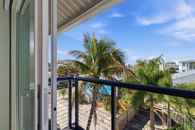 2502 AVENUE B, Bradenton Beach, FL 34217