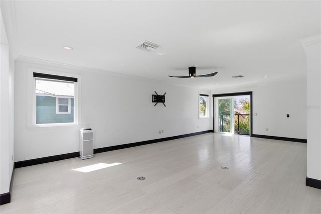 2502 AVENUE B, Bradenton Beach, FL 34217