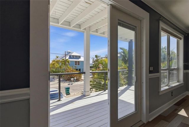 2502 AVENUE B, Bradenton Beach, FL 34217