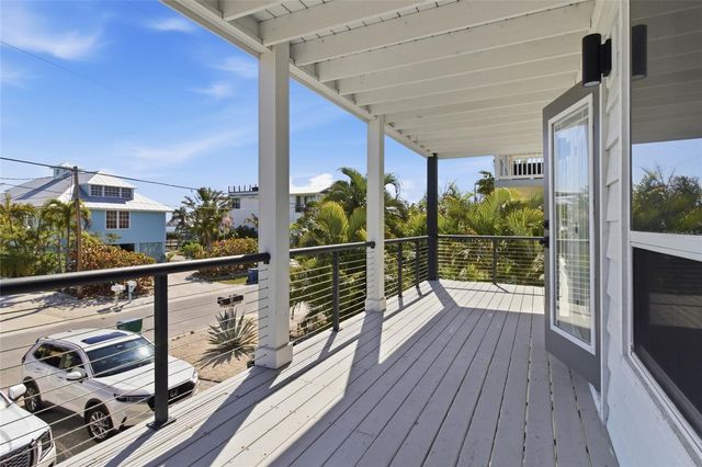 2502 AVENUE B, Bradenton Beach, FL 34217