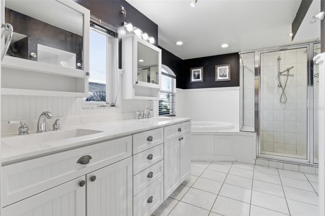 2502 AVENUE B, Bradenton Beach, FL 34217