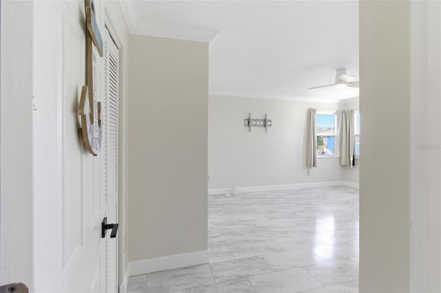 2502 AVENUE B, Bradenton Beach, FL 34217