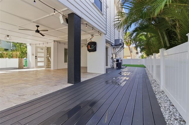 2502 AVENUE B, Bradenton Beach, FL 34217