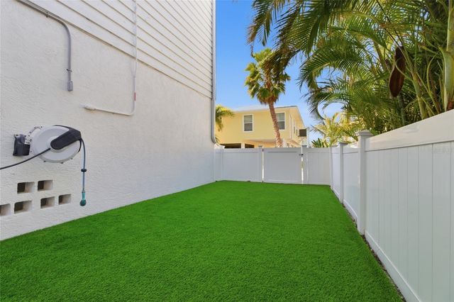 2502 AVENUE B, Bradenton Beach, FL 34217