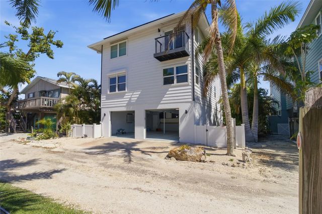2502 AVENUE B, Bradenton Beach, FL 34217