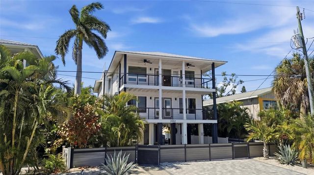 2502 AVENUE B, Bradenton Beach, FL 34217