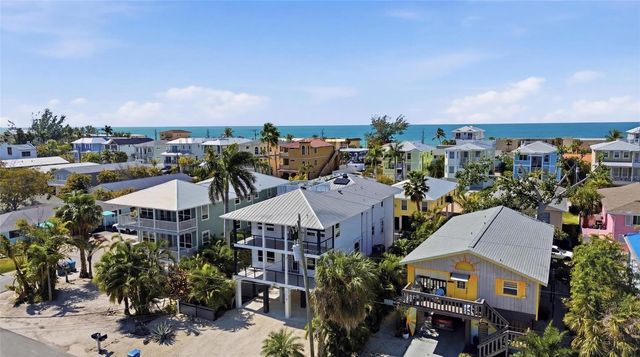 2502 AVENUE B, Bradenton Beach, FL 34217