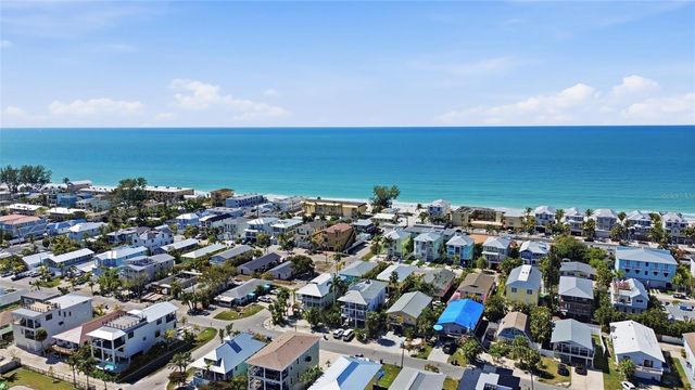 2502 AVENUE B, Bradenton Beach, FL 34217