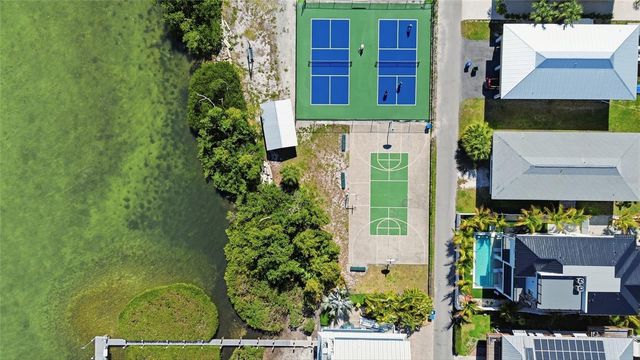 2502 AVENUE B, Bradenton Beach, FL 34217