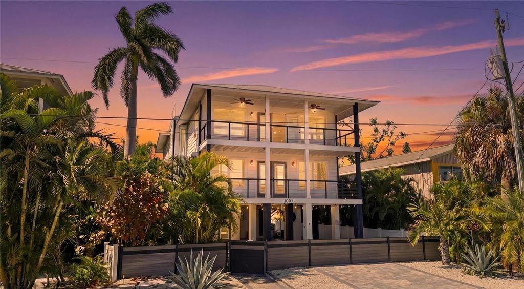 2502 AVENUE B, Bradenton Beach, FL 34217