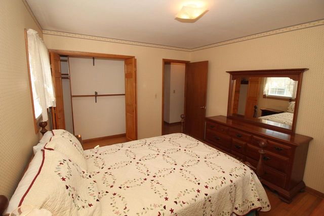 1721 Sylvan WAY, West Bend, WI 53095