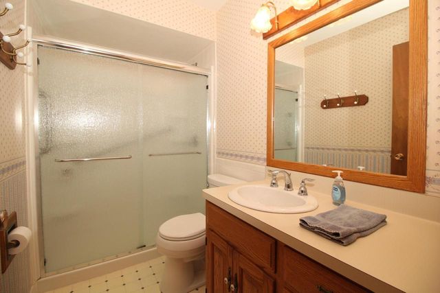 1721 Sylvan WAY, West Bend, WI 53095